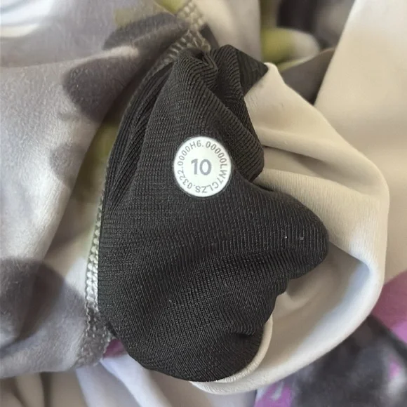 Lululemon Throwback Print Align High-Rise Short 6" - Picture 9 of 9